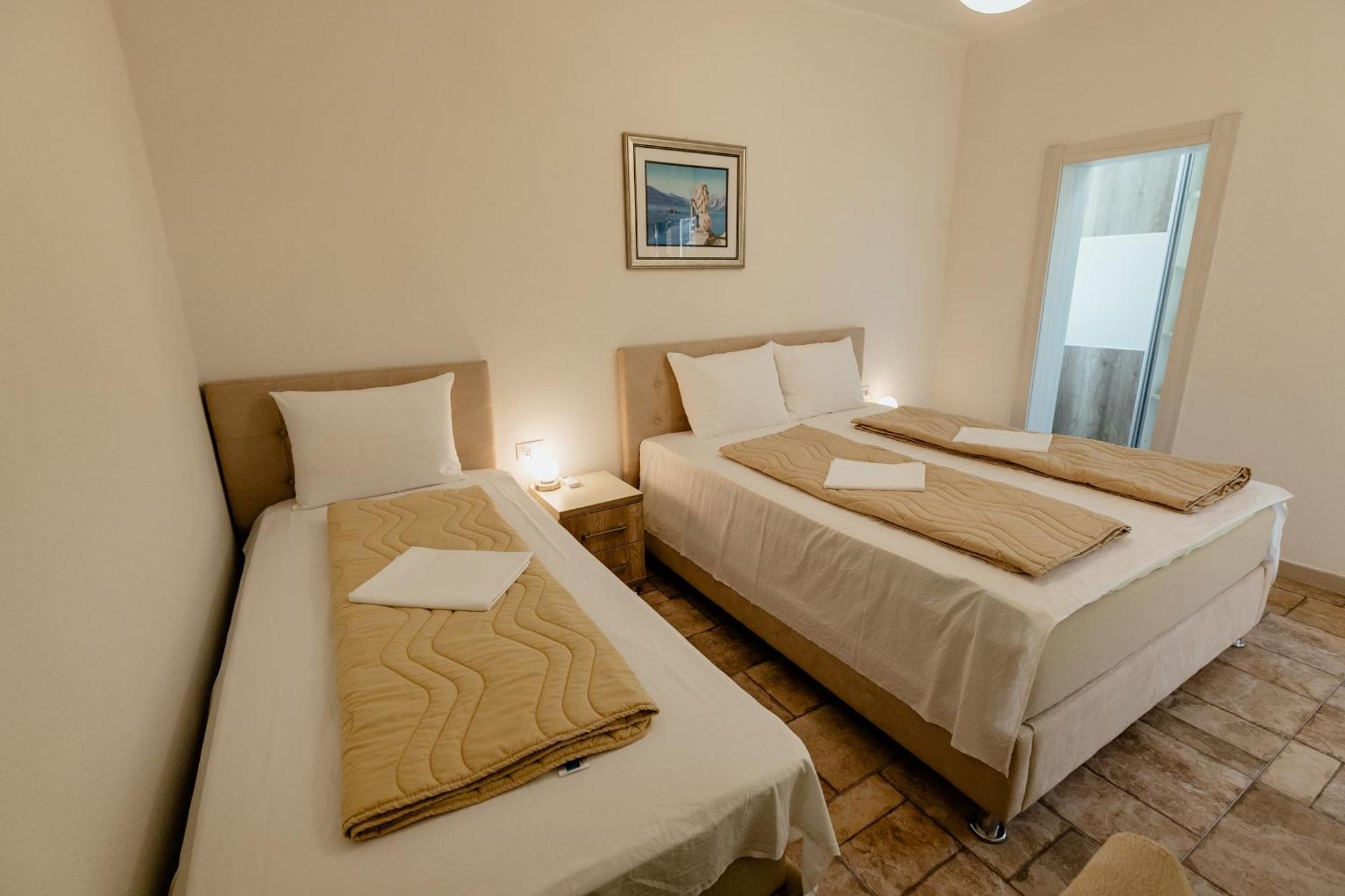 Bobana Apartments Donji Morinj Ngoại thất bức ảnh